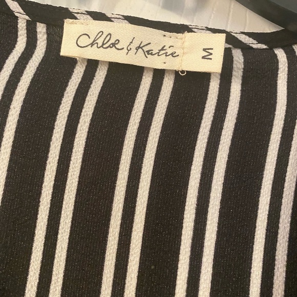 Women’s tie shirt. - Picture 2 of 3